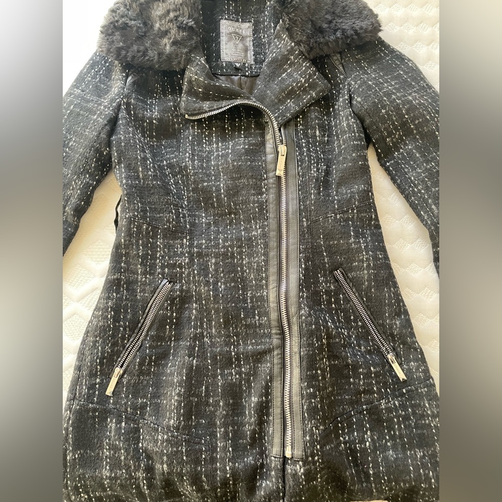 Beautiful Lightly worn coat.